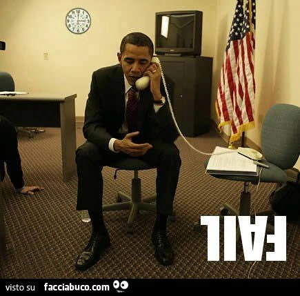 obama prende la cornetta del telefono al contrario epic fail