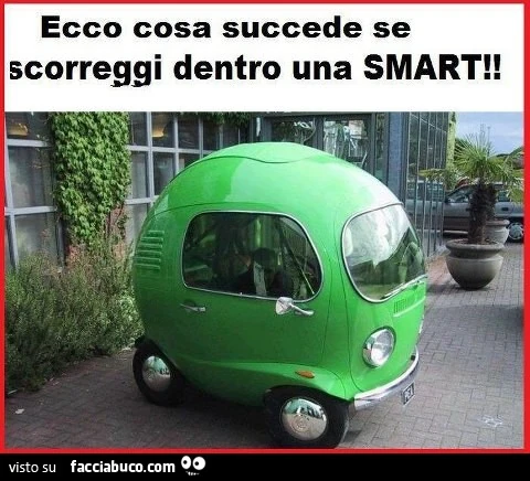 Ecco cosa succede se scorreggi dentro una smart