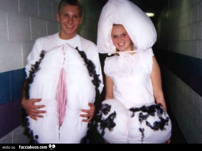 Vestito di carnevale: lei da pene, lui da vagina