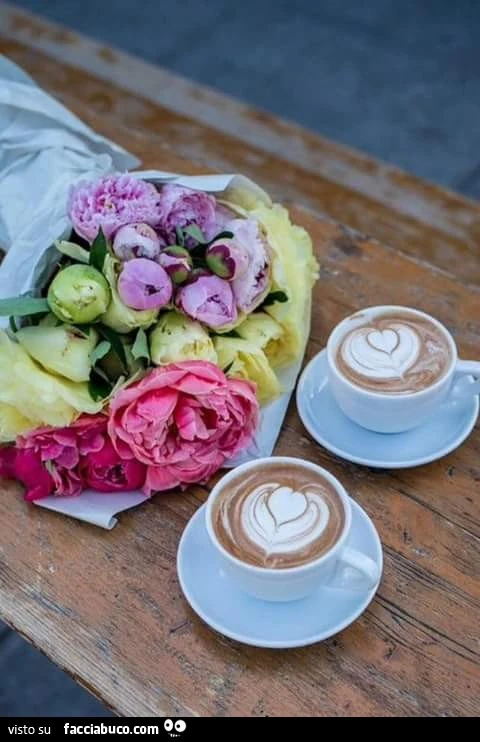 Caffè cuore e fiori