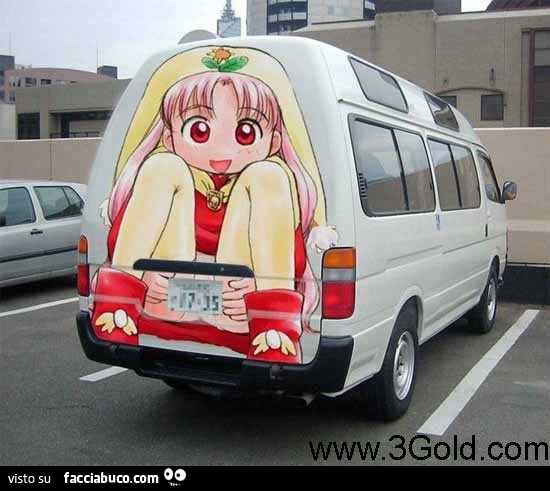 Pulmino con disegno di ragazza manga che apre le cosce e la targa le copre la figa