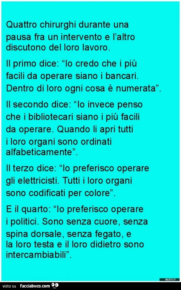 Quattro chirurghi discutono in ospedale della loro professione in un momento di pausa