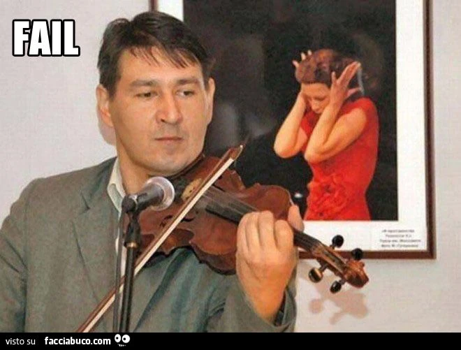 suona il violino ma il quadro al muro si ribella