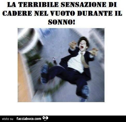 La terribile sensazione di cadere nel vuoto durante il sonno