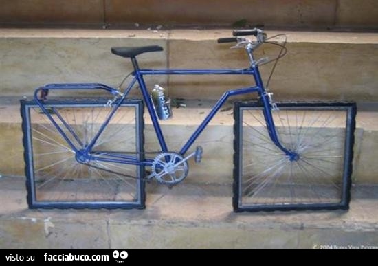 Bicicletta con ruote quadrate
