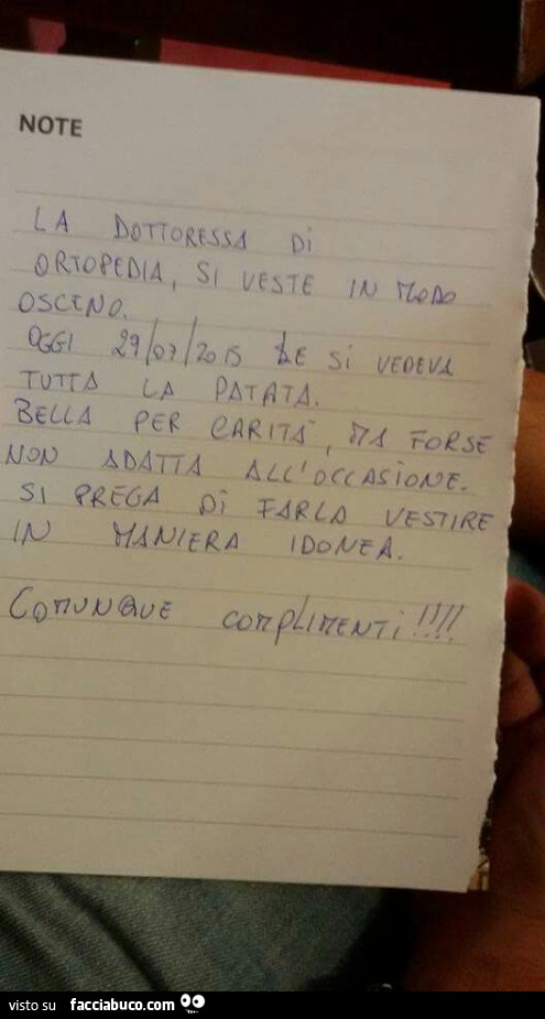 La dottoressa di ortopedia si veste in modo osceno. Oggi 29/07/2015 Le si vedeva tutta la patata. Bella per carità, ma forse non adatta all'occasione. Si prega di farla vestire in maniera idonea. Comunque complimenti